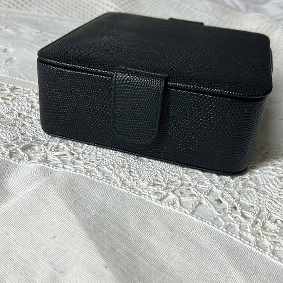 🖤RALPH LAUREN home jewelry box - Picture 2 of 14